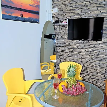 Pieris Appartamento *