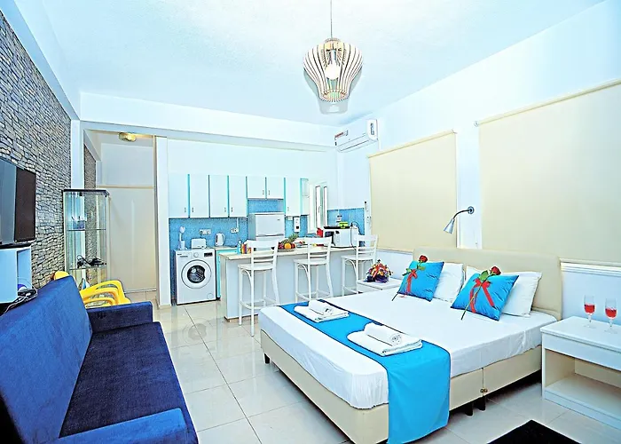 アパート Pieris アヤナパ