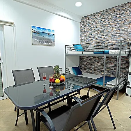 아파트 Pieris 아이아 나파