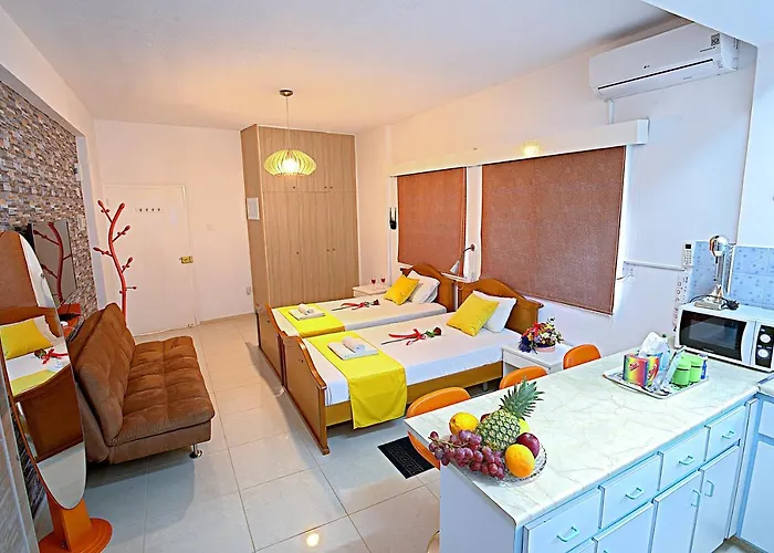 Pieris アパート アヤナパ