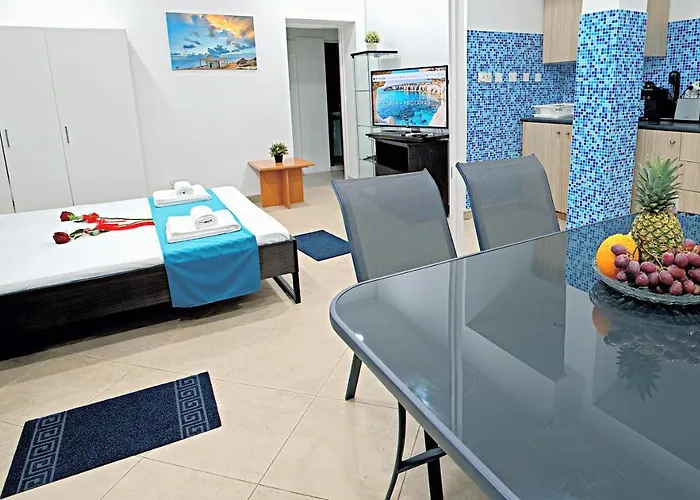 Pieris アパート アヤナパ