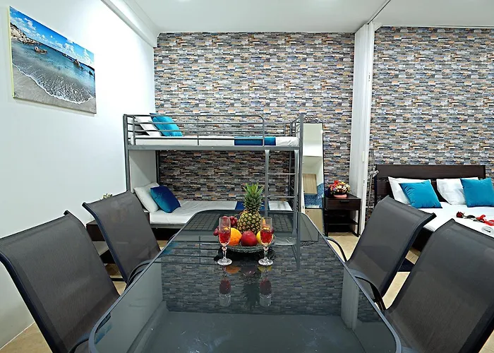 アパート Pieris アヤナパ